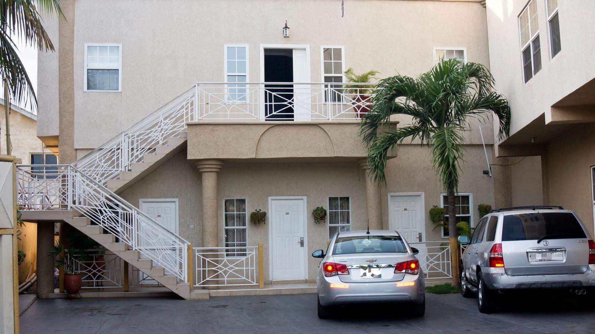 Tropical Enclave Hotel Akkra Exterior foto